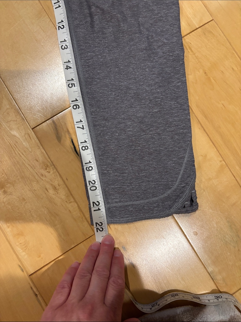 Lululemon capris - Picture 3 of 7
